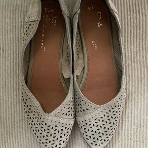 TOMS Flats